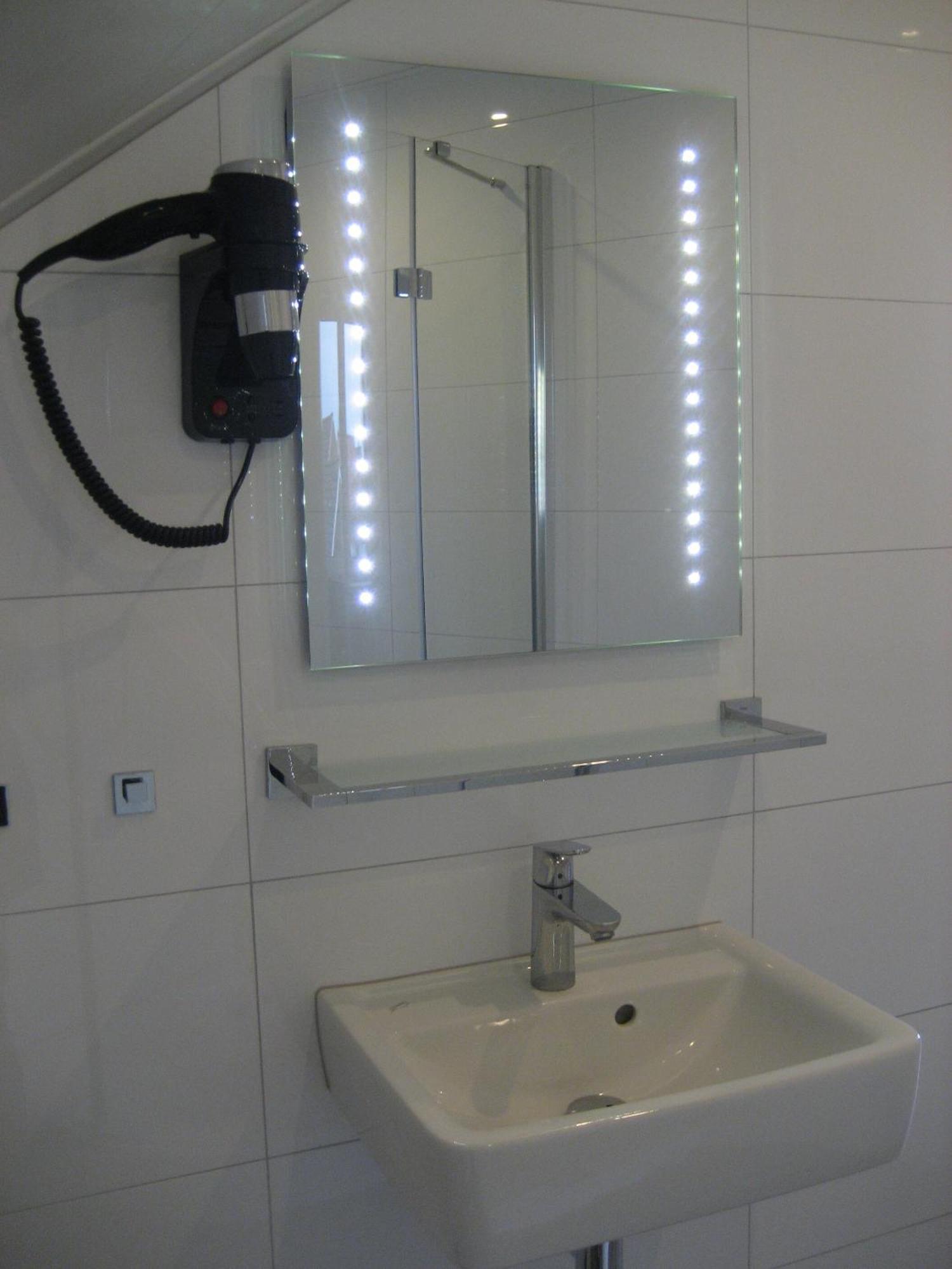 Bed & Breakfast Rheiderland Ditzumerverlaat Номер фото